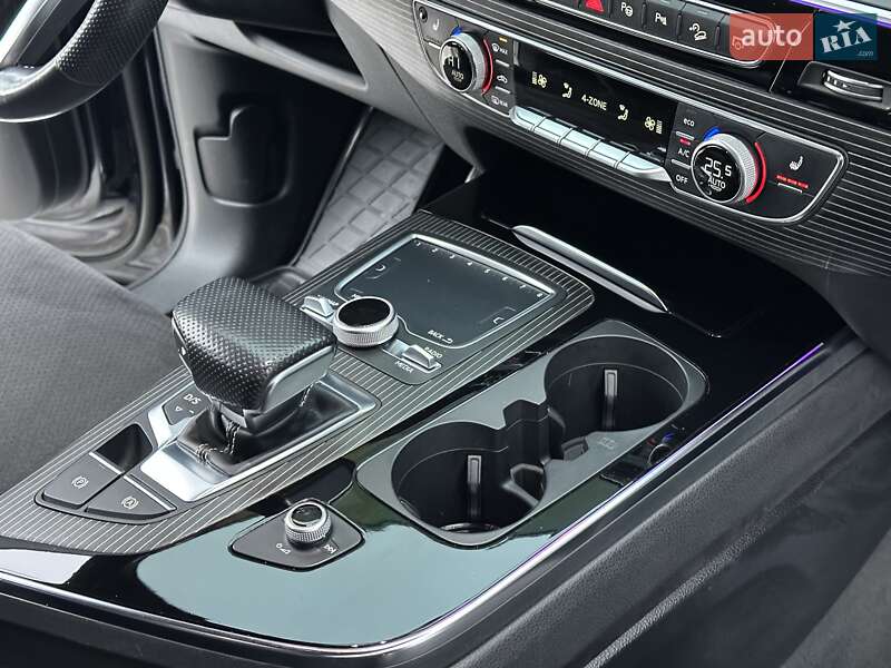 Внедорожник / Кроссовер Audi Q7 2017 в Киеве