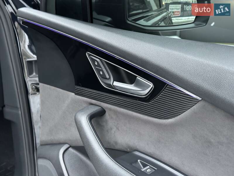 Внедорожник / Кроссовер Audi Q7 2017 в Киеве