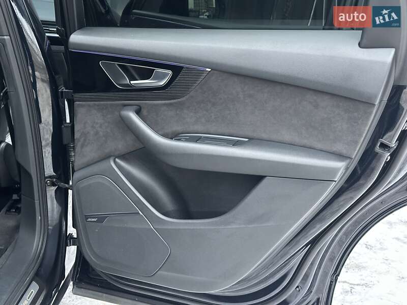 Внедорожник / Кроссовер Audi Q7 2017 в Киеве