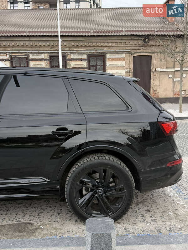 Внедорожник / Кроссовер Audi Q7 2019 в Днепре