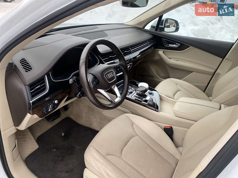 Внедорожник / Кроссовер Audi Q7 2017 в Луцке