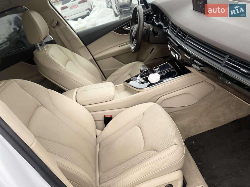 Внедорожник / Кроссовер Audi Q7 2017 в Луцке