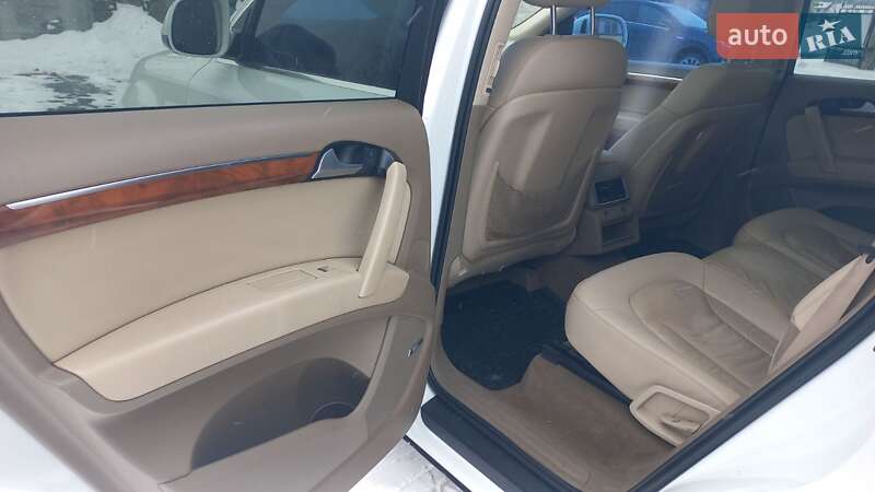 Позашляховик / Кросовер Audi Q7 2014 в Рівному