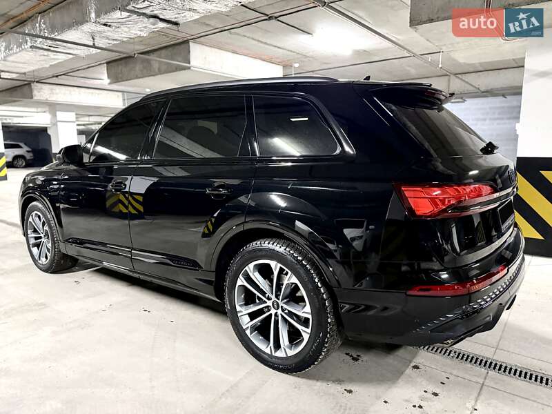 Внедорожник / Кроссовер Audi Q7 2025 в Днепре