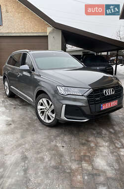 Позашляховик / Кросовер Audi Q7 2021 в Володимирі