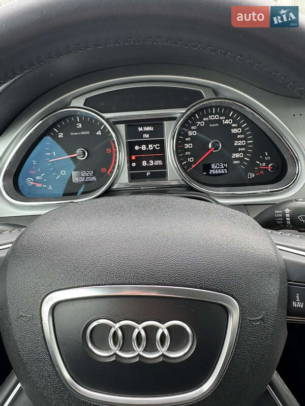 Позашляховик / Кросовер Audi Q7 2013 в Запоріжжі