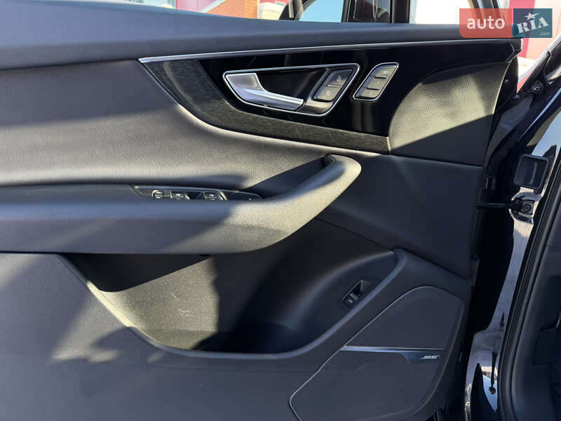 Позашляховик / Кросовер Audi Q7 2017 в Києві фото 17 Позашляховик / Кросовер Audi Q7 2017 в Києві