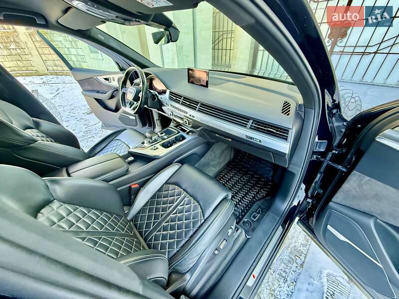 Позашляховик / Кросовер Audi Q7 2018 в Одесі