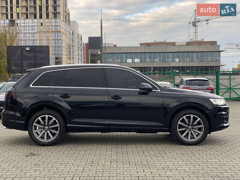 Позашляховик / Кросовер Audi Q7 2017 в Луцьку