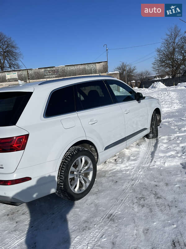 Внедорожник / Кроссовер Audi Q7 2018 в Гайсине
