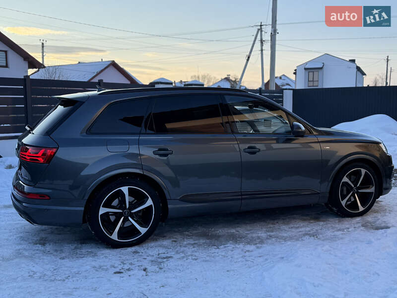 Внедорожник / Кроссовер Audi Q7 2016 в Стрые
