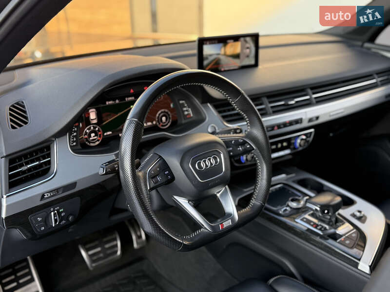 Внедорожник / Кроссовер Audi Q7 2016 в Стрые