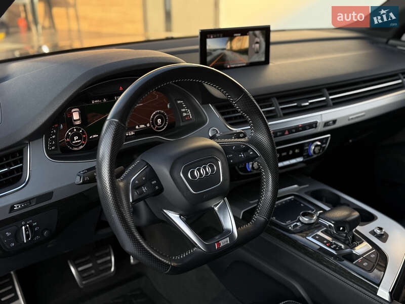 Внедорожник / Кроссовер Audi Q7 2016 в Стрые