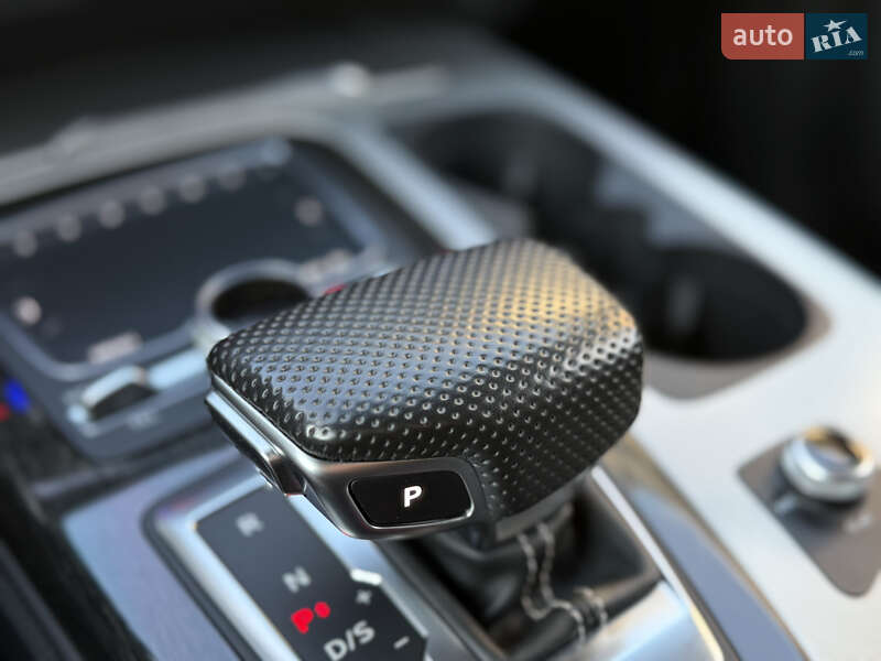 Внедорожник / Кроссовер Audi Q7 2016 в Стрые