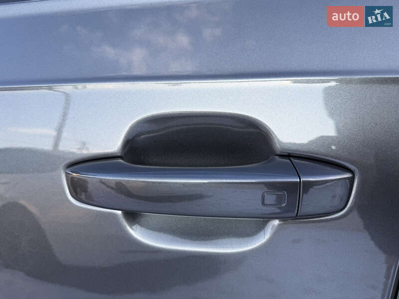 Внедорожник / Кроссовер Audi Q7 2016 в Стрые