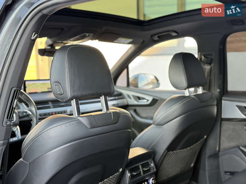 Внедорожник / Кроссовер Audi Q7 2016 в Стрые