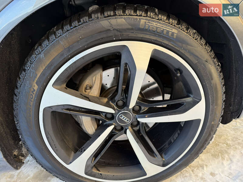 Внедорожник / Кроссовер Audi Q7 2016 в Стрые