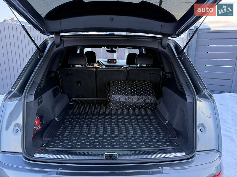 Внедорожник / Кроссовер Audi Q7 2016 в Стрые