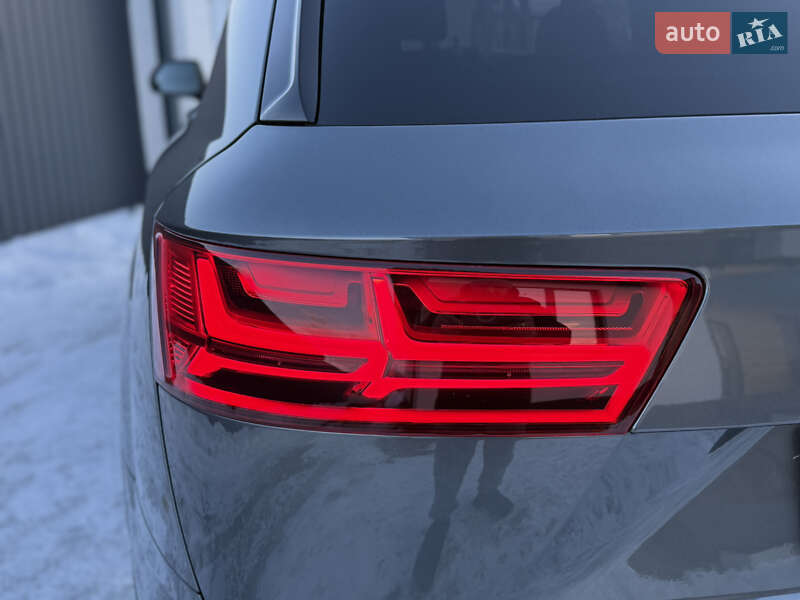 Внедорожник / Кроссовер Audi Q7 2016 в Стрые