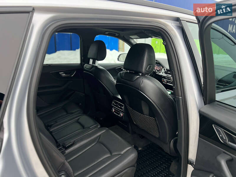 Внедорожник / Кроссовер Audi Q7 2017 в Киеве