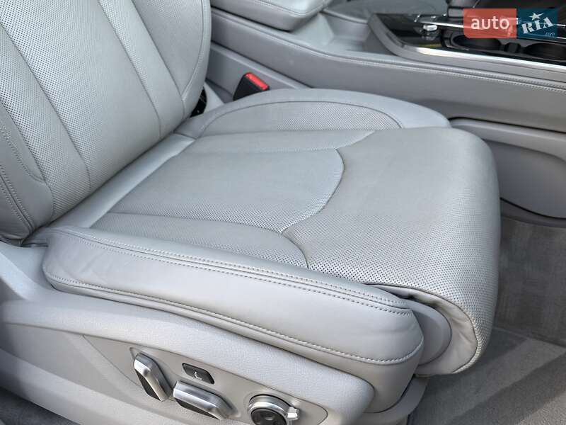 Внедорожник / Кроссовер Audi Q7 2016 в Дрогобыче