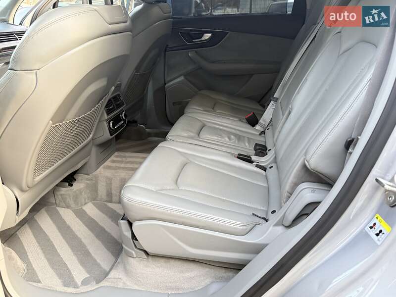 Внедорожник / Кроссовер Audi Q7 2016 в Дрогобыче