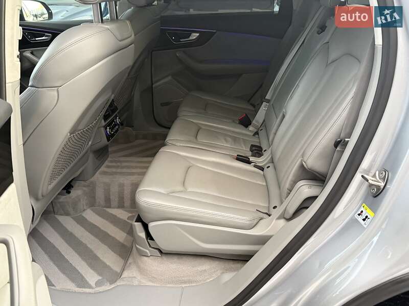 Внедорожник / Кроссовер Audi Q7 2016 в Дрогобыче