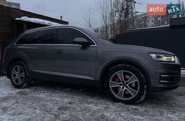 Позашляховик / Кросовер Audi Q7 2016 в Києві