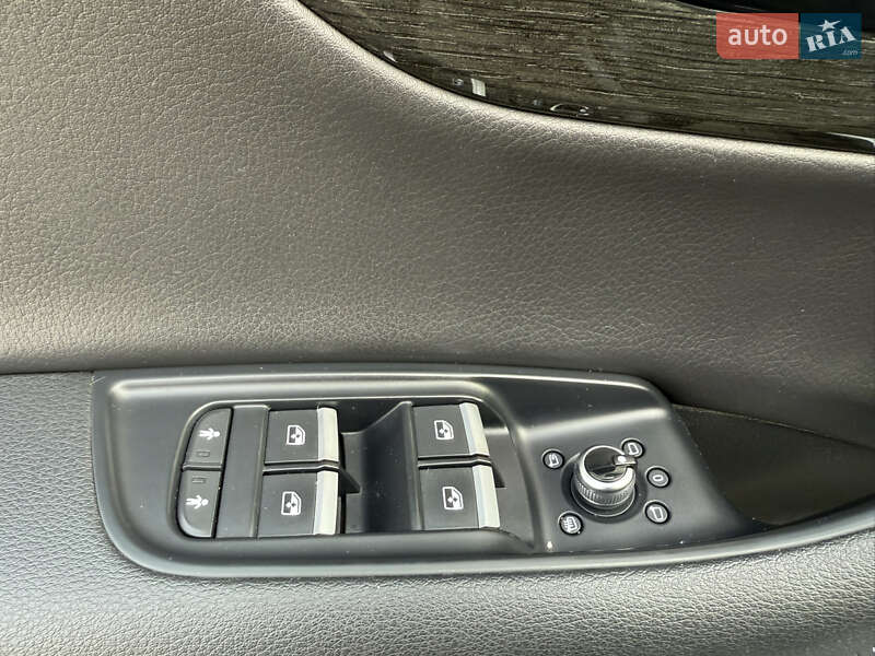 Позашляховик / Кросовер Audi Q7 2017 в Львові