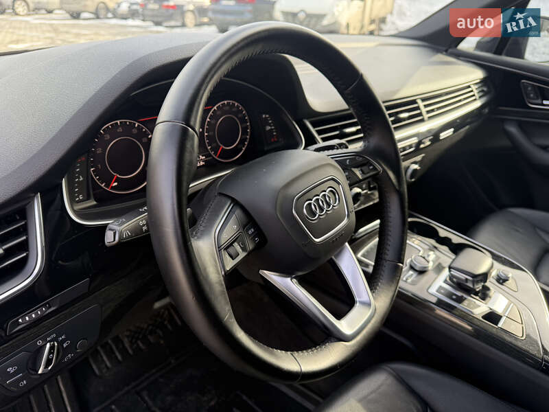 Позашляховик / Кросовер Audi Q7 2017 в Львові