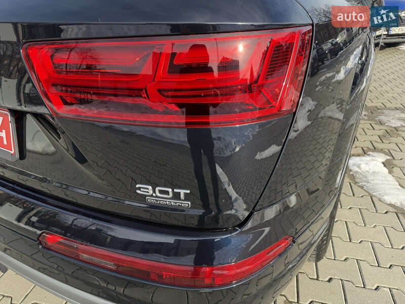 Позашляховик / Кросовер Audi Q7 2017 в Львові