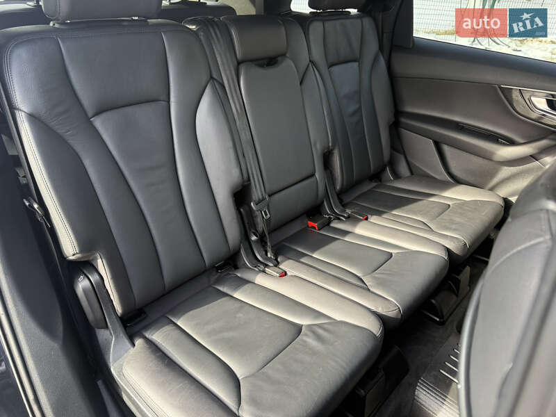 Позашляховик / Кросовер Audi Q7 2017 в Львові