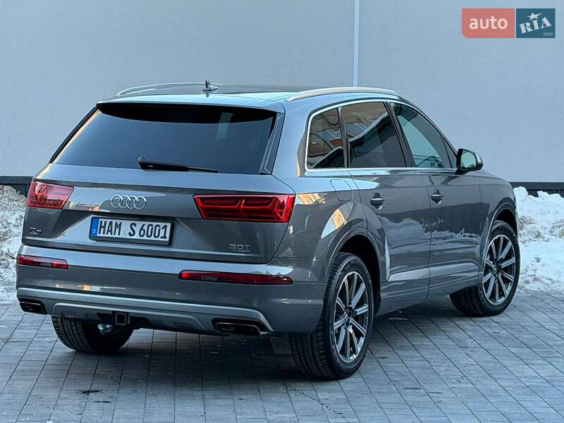 Внедорожник / Кроссовер Audi Q7 2017 в Ровно