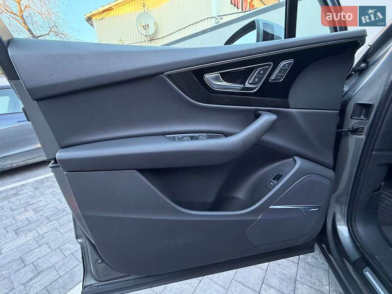 Внедорожник / Кроссовер Audi Q7 2017 в Ровно