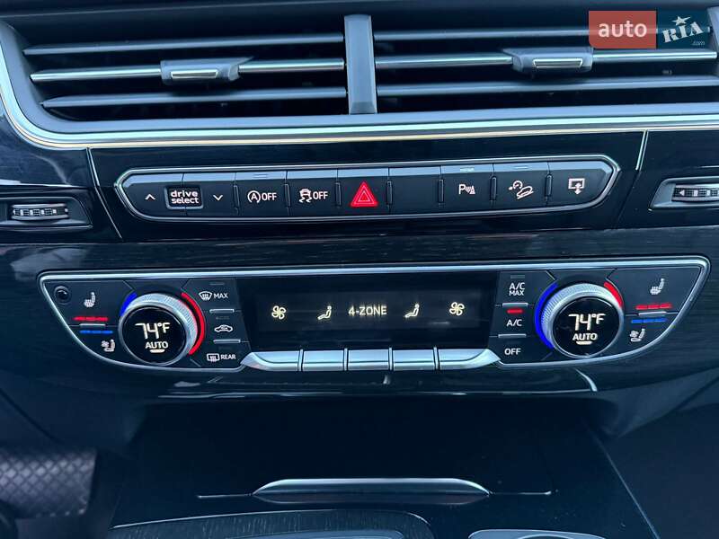 Внедорожник / Кроссовер Audi Q7 2017 в Ровно