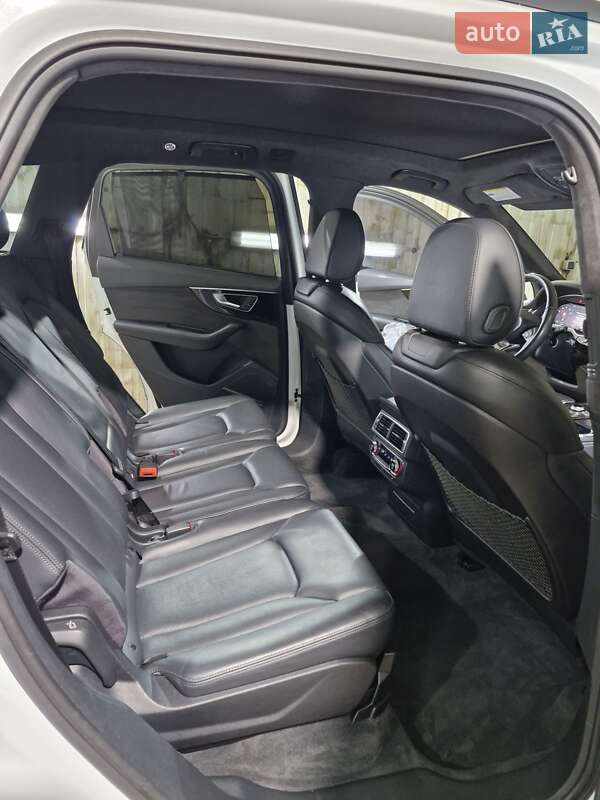 Внедорожник / Кроссовер Audi Q7 2017 в Киеве