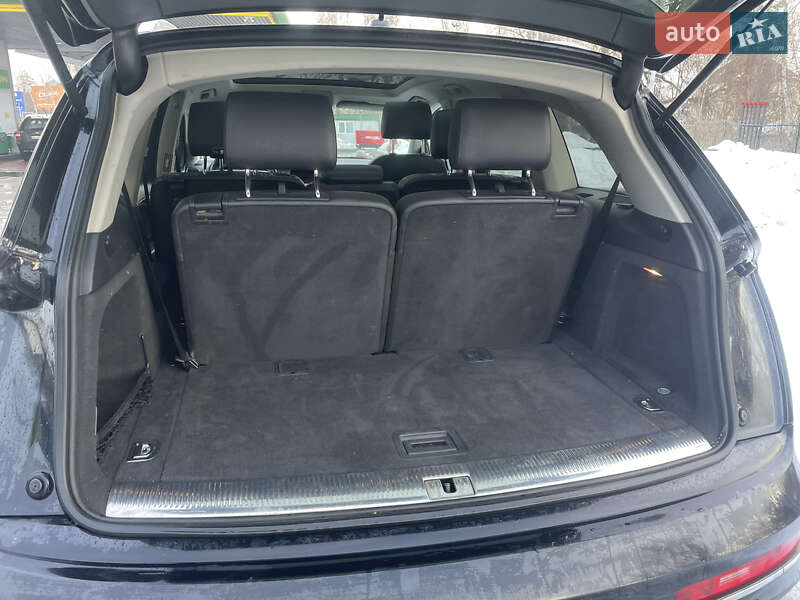 Позашляховик / Кросовер Audi Q7 2011 в Рівному