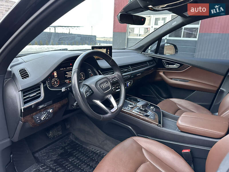 Внедорожник / Кроссовер Audi Q7 2017 в Дубно