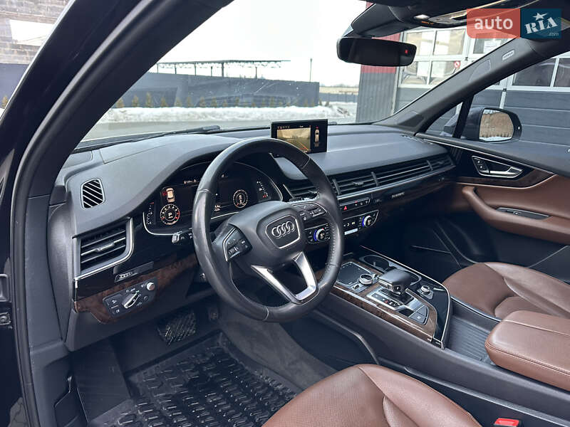 Внедорожник / Кроссовер Audi Q7 2017 в Дубно