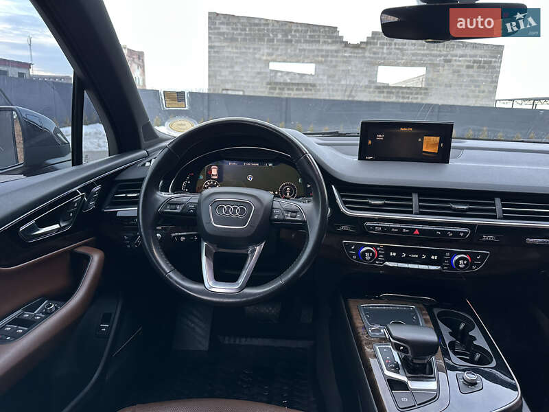 Внедорожник / Кроссовер Audi Q7 2017 в Дубно