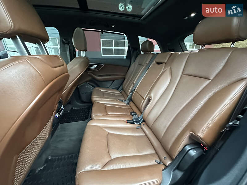 Внедорожник / Кроссовер Audi Q7 2017 в Дубно