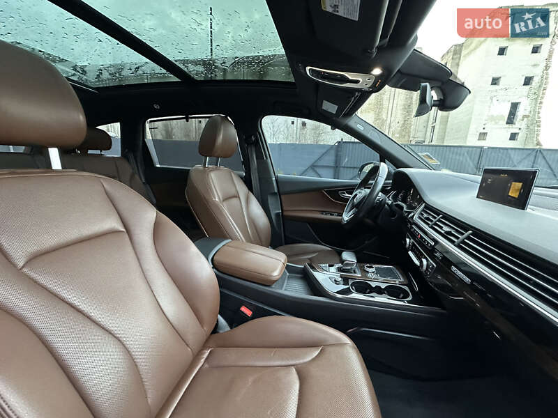 Внедорожник / Кроссовер Audi Q7 2017 в Дубно