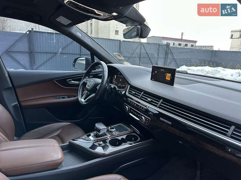 Внедорожник / Кроссовер Audi Q7 2017 в Дубно
