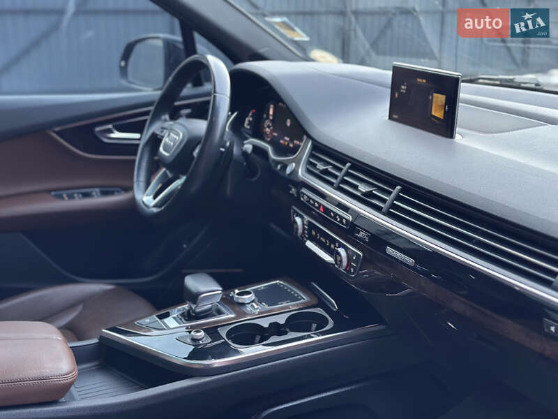 Внедорожник / Кроссовер Audi Q7 2017 в Дубно