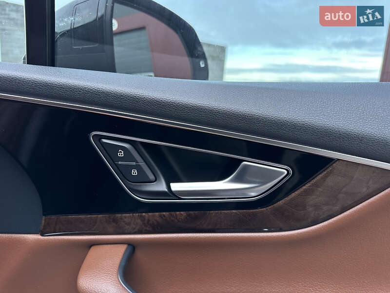 Внедорожник / Кроссовер Audi Q7 2017 в Дубно