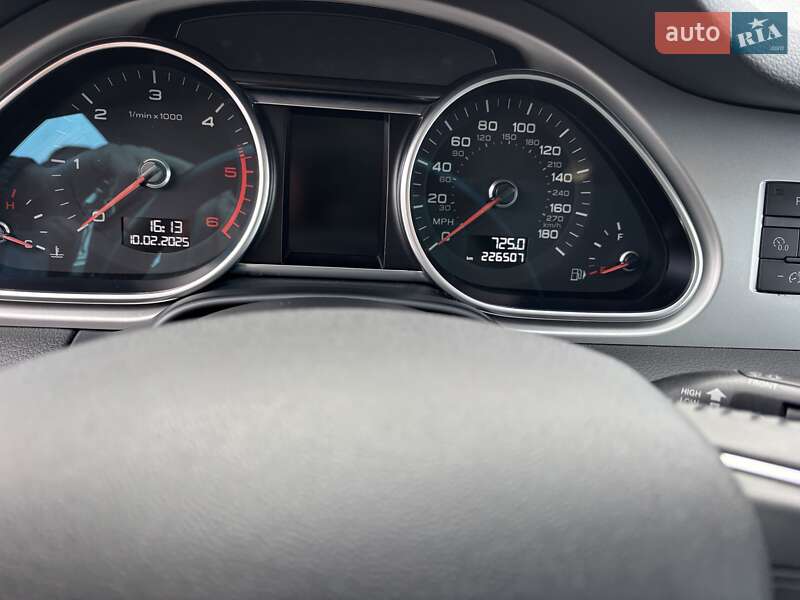 Позашляховик / Кросовер Audi Q7 2015 в Львові