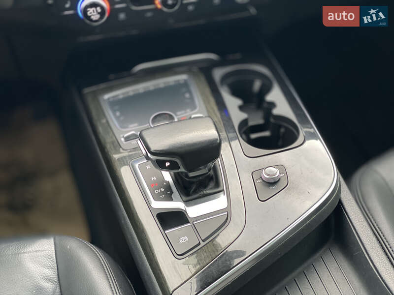 Внедорожник / Кроссовер Audi Q7 2016 в Луцке