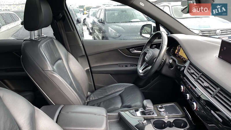 Внедорожник / Кроссовер Audi Q7 2016 в Луцке