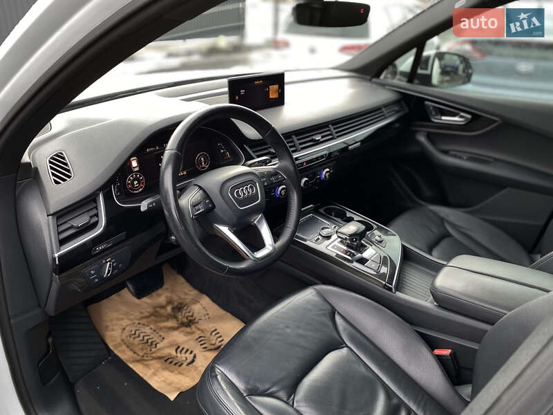 Внедорожник / Кроссовер Audi Q7 2016 в Луцке