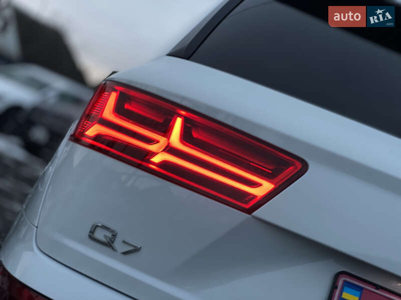Внедорожник / Кроссовер Audi Q7 2016 в Луцке